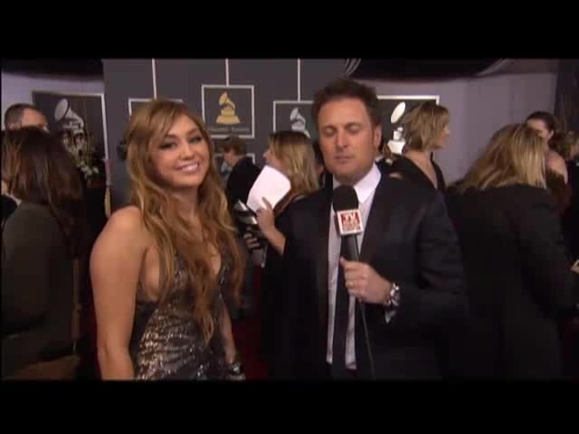 Grammys 2011- Miley Cyrus 042