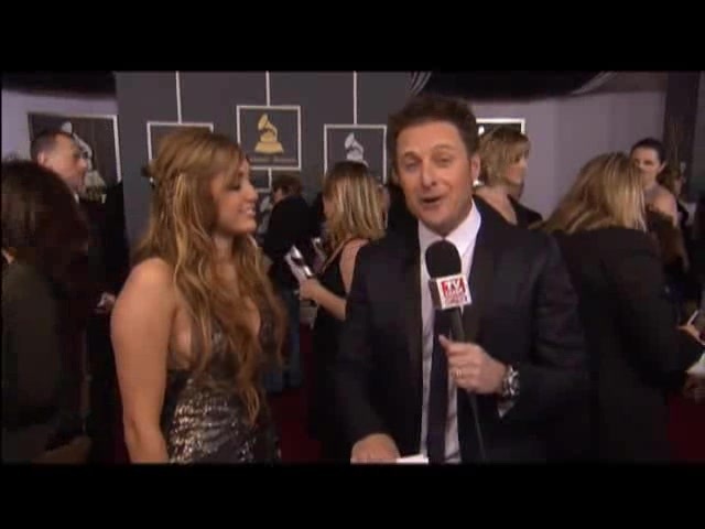 Grammys 2011- Miley Cyrus 046