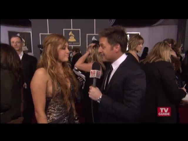 Grammys 2011- Miley Cyrus 051