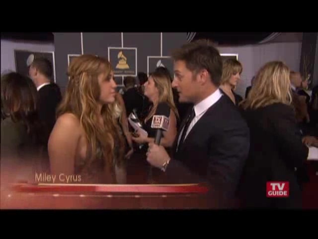 Grammys 2011- Miley Cyrus 056
