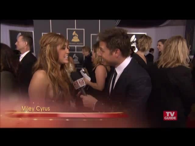 Grammys 2011- Miley Cyrus 061