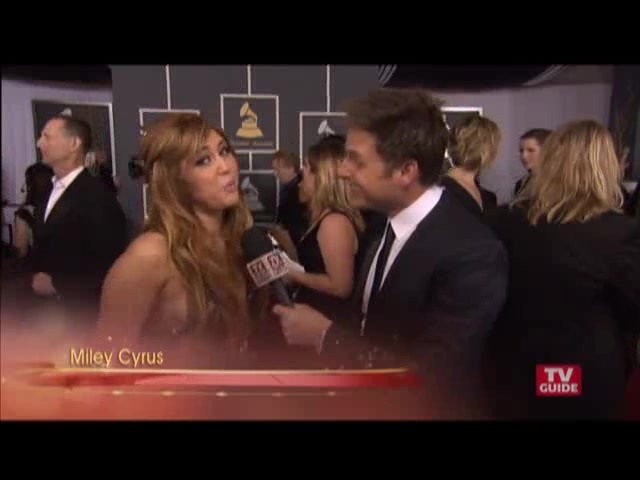 Grammys 2011- Miley Cyrus 063