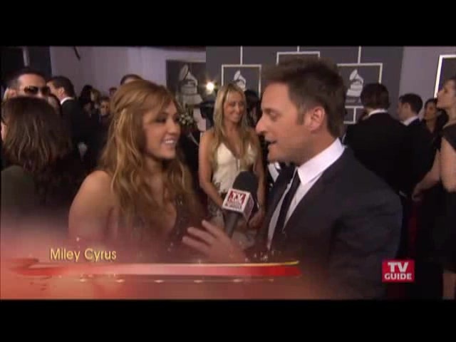 Grammys 2011- Miley Cyrus 080
