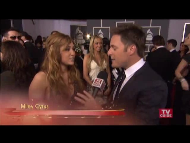 Grammys 2011- Miley Cyrus 081