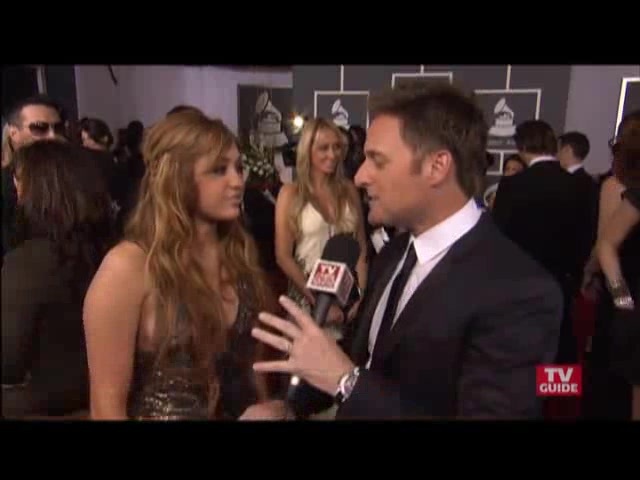 Grammys 2011- Miley Cyrus 083