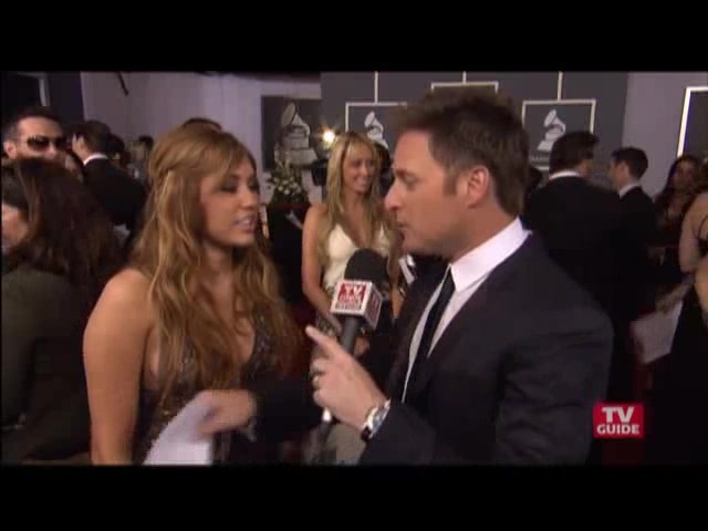 Grammys 2011- Miley Cyrus 086