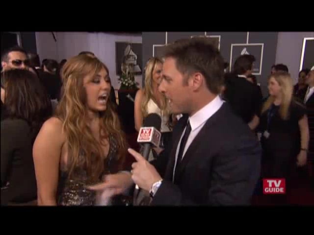 Grammys 2011- Miley Cyrus 089