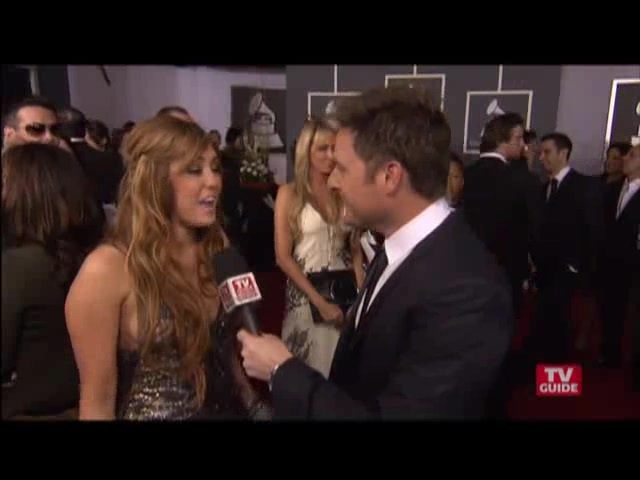 Grammys 2011- Miley Cyrus 092