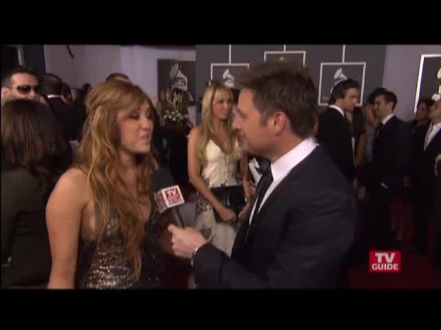 Grammys 2011- Miley Cyrus 093