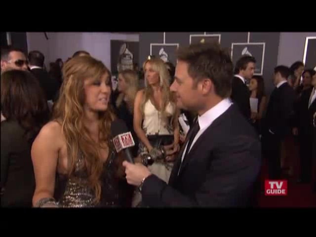 Grammys 2011- Miley Cyrus 095