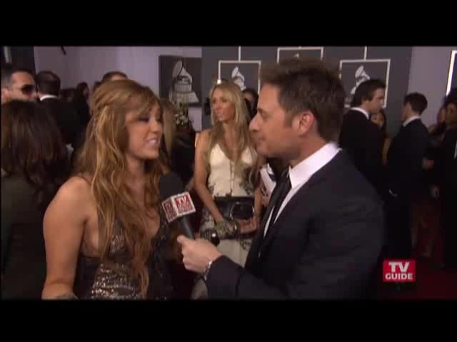 Grammys 2011- Miley Cyrus 096
