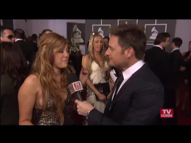 Grammys 2011- Miley Cyrus 097 - 0-0Grammys 2011