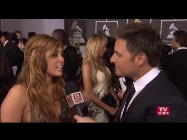 Grammys 2011- Miley Cyrus 106