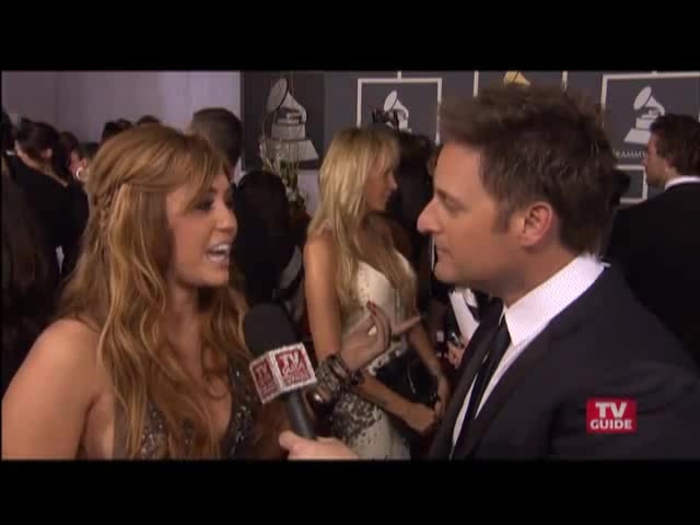 Grammys 2011- Miley Cyrus 108