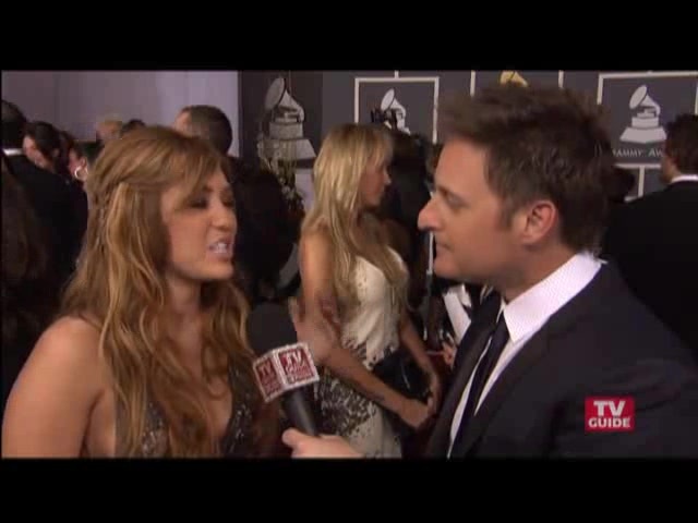 Grammys 2011- Miley Cyrus 110