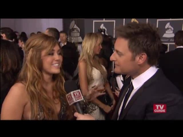 Grammys 2011- Miley Cyrus 112