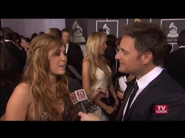 Grammys 2011- Miley Cyrus 116