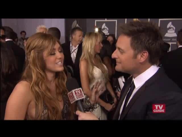 Grammys 2011- Miley Cyrus 120