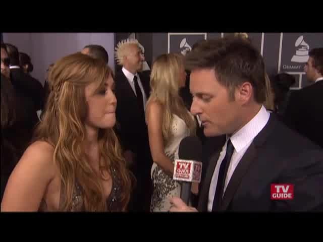 Grammys 2011- Miley Cyrus 126