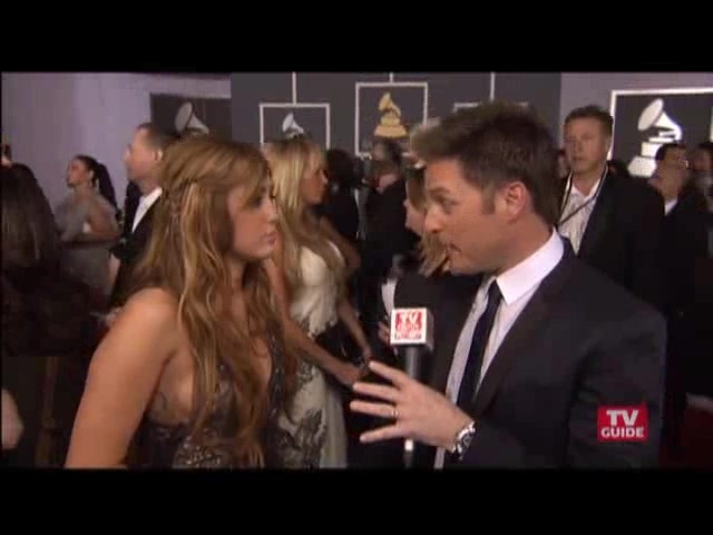 Grammys 2011- Miley Cyrus 134