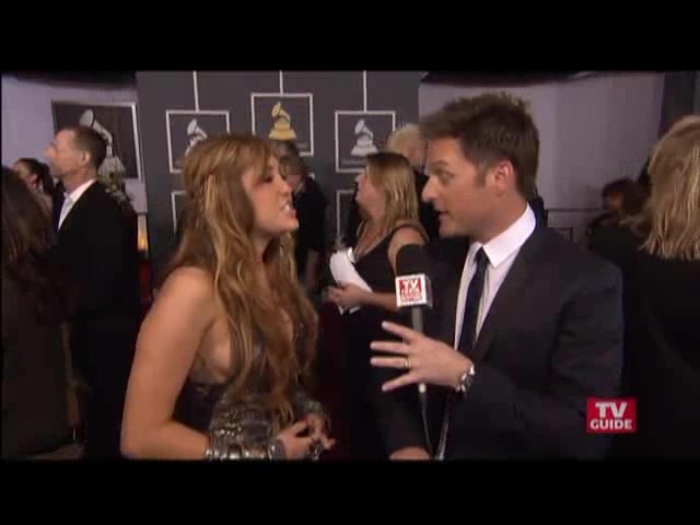 Grammys 2011- Miley Cyrus 141