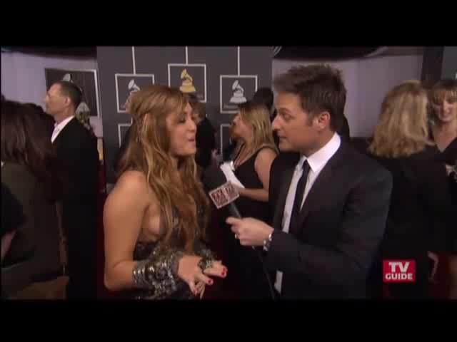 Grammys 2011- Miley Cyrus 144
