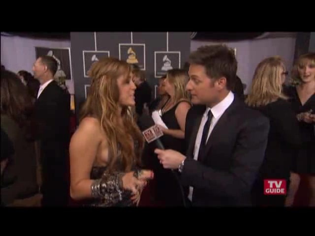 Grammys 2011- Miley Cyrus 145