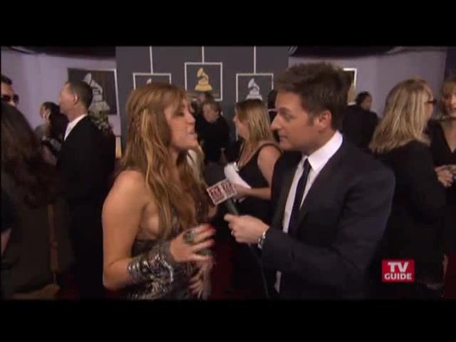 Grammys 2011- Miley Cyrus 147