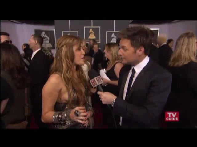 Grammys 2011- Miley Cyrus 148