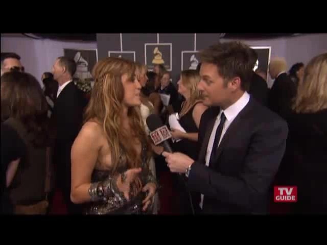 Grammys 2011- Miley Cyrus 149
