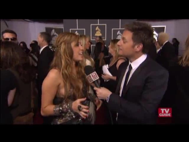 Grammys 2011- Miley Cyrus 151