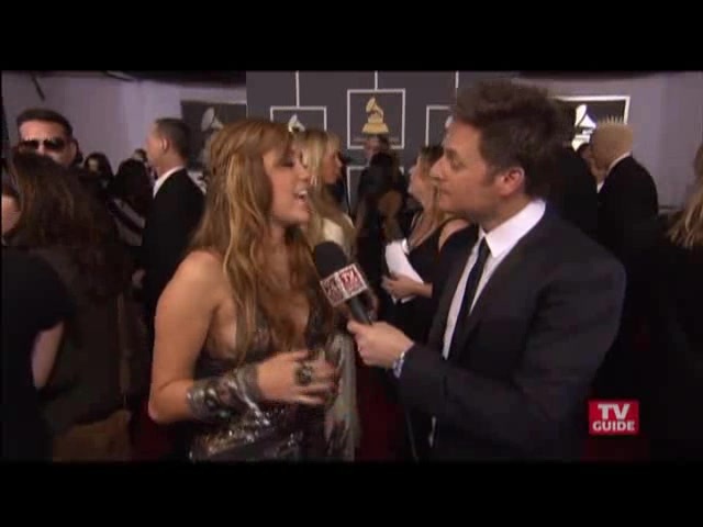 Grammys 2011- Miley Cyrus 152