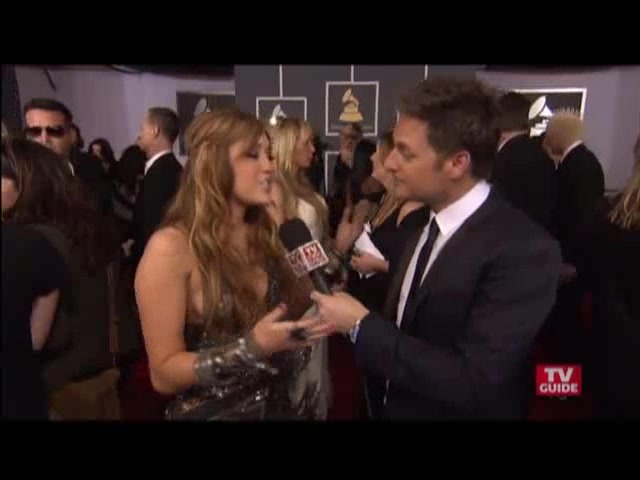 Grammys 2011- Miley Cyrus 153