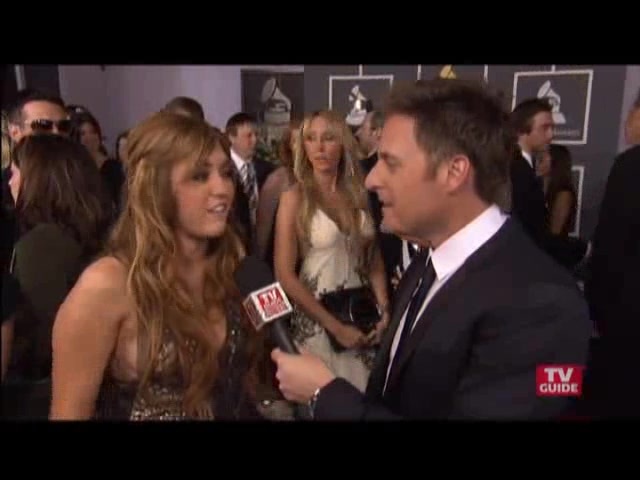 Grammys 2011- Miley Cyrus 174