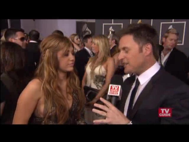 Grammys 2011- Miley Cyrus 180