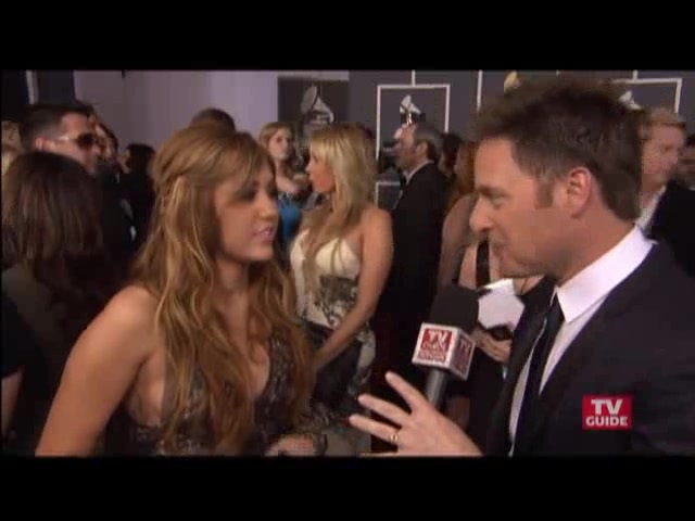 Grammys 2011- Miley Cyrus 182