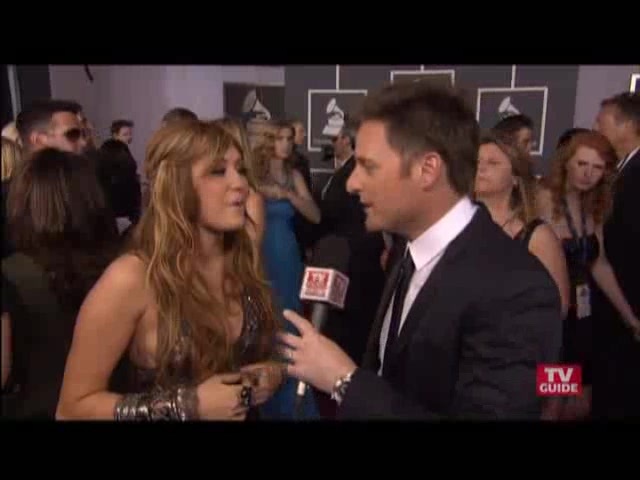Grammys 2011- Miley Cyrus 189