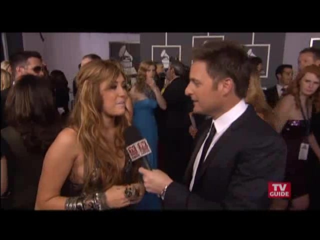 Grammys 2011- Miley Cyrus 190