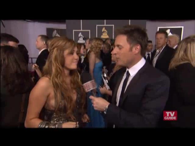 Grammys 2011- Miley Cyrus 196 - 0-0Grammys 2011