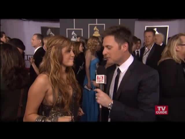 Grammys 2011- Miley Cyrus 197 - 0-0Grammys 2011