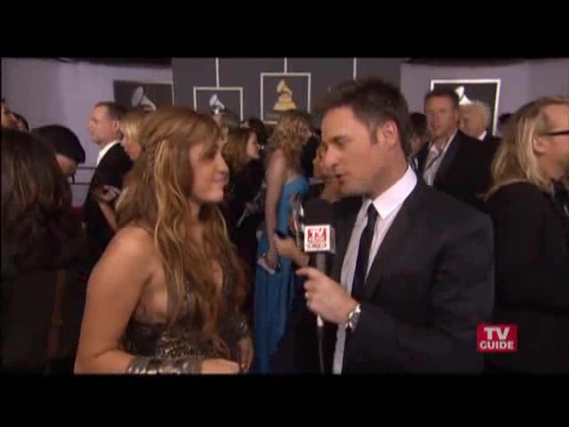 Grammys 2011- Miley Cyrus 198
