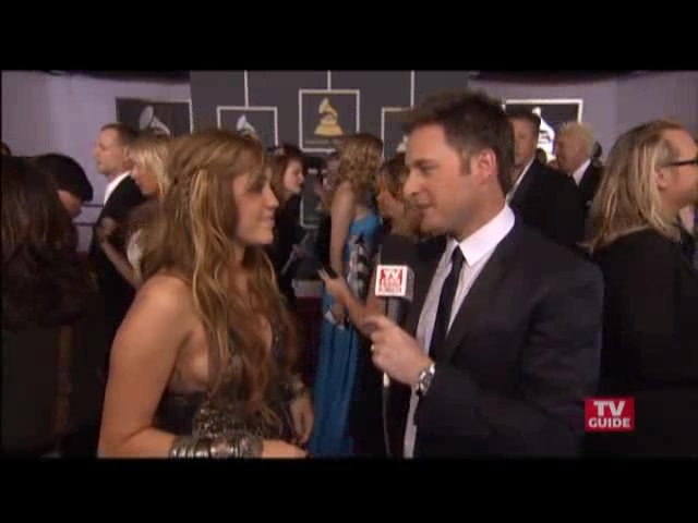 Grammys 2011- Miley Cyrus 199 - 0-0Grammys 2011
