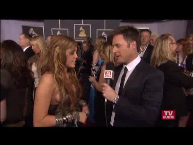 Grammys 2011- Miley Cyrus 201 - 0-0Grammys 2011