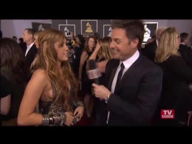 Grammys 2011- Miley Cyrus 209