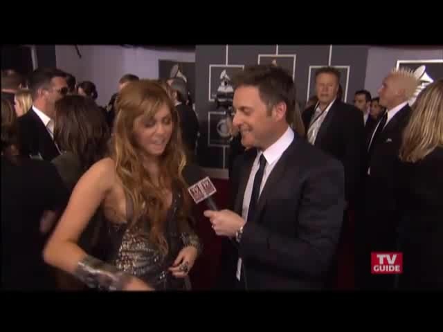 Grammys 2011- Miley Cyrus 215