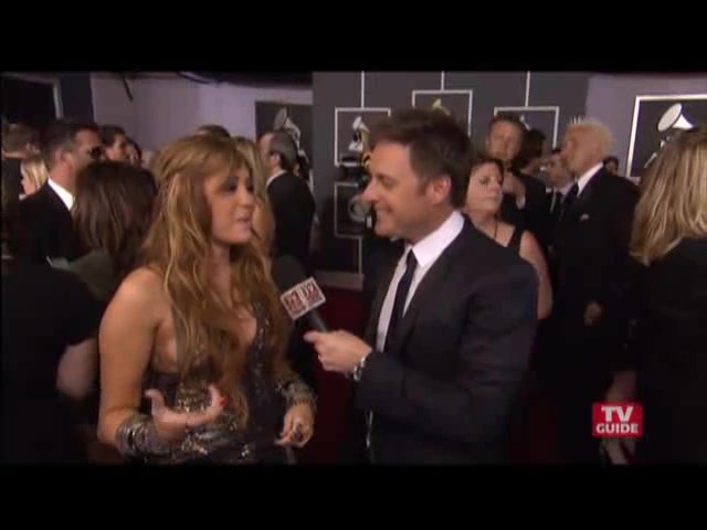 Grammys 2011- Miley Cyrus 222
