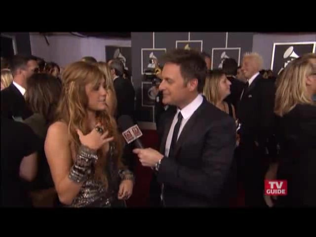 Grammys 2011- Miley Cyrus 224