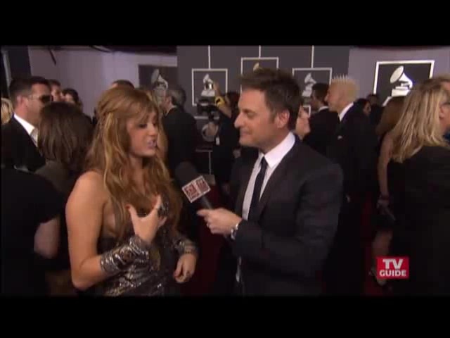Grammys 2011- Miley Cyrus 226