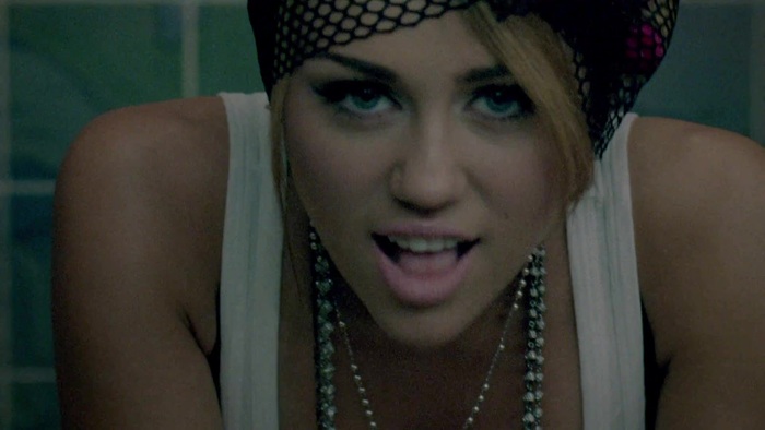 Miley Cyrus - Who Owns My Heart 0191 - 0-0Miley Cyrus - Who Owns My Heart 1
