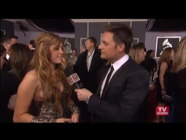Grammys 2011- Miley Cyrus 241